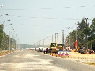 Quảng Ngãi tìm giải pháp hỗ trợ doanh nghiệp trước biến động giá xăng dầu 