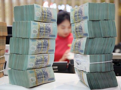 Lãi suất cho vay hoạt động sản xuất - kinh doanh hiện ở mức 10 - 12 %/năm