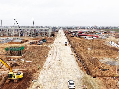  Tổ hợp nhà máy Omoda & Jaecoo Việt Nam đang được hoàn tất xây dựng. Đây là dự án hợp tác giữa Tập đoàn Chery và Tập đoàn Geleximco, với định hướng trở thành trung tâm sản xuất và xuất khẩu các dòng xe năng lượng mới trong khu vực 