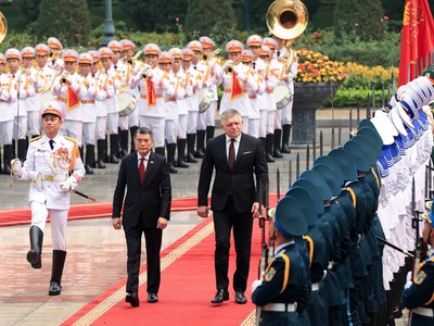 Lễ đón trọng thể Thủ tướng Robert Fico. Ảnh: Đức Thanh.