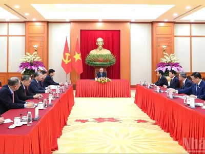 Quang cảnh cuộc điện đàm. Ảnh Phương Hoa.