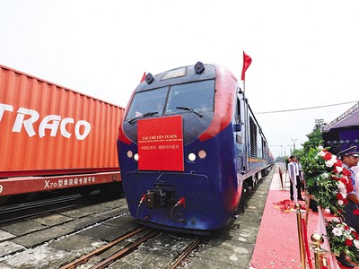 Tàu hàng liên vận quốc tế chuyên tuyến Thạch Gia Trang (Trung Quốc) - Yên Viên (Việt Nam) 