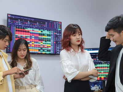 Trong mỗi mùa đại hội cổ đông, câu chuyện cổ tức luôn là tâm điểm thảo luận