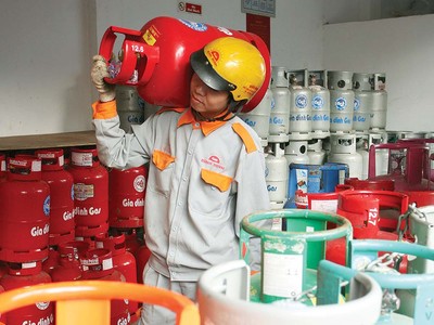 Thủ tướng Chính phủ Lê Minh Hưng yêu cầu các bộ, ngành trình Chính phủ thông qua các phương án cắt giảm, cải cách thủ tục hành chính, điều kiện kinh doanh, ngành nghề kinh doanh có điều kiện trong tháng 4. Trong ảnh: Kinh doanh khí là 1 trong 198 ngành nghề kinh doanh có điều kiện theo Luật Đầu tư 