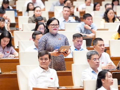 Phiên thảo luận sáng 22/4 của Quốc hội. 