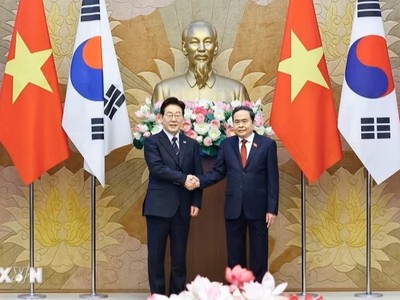 Chủ tịch Quốc hội Trần Thanh Mẫn hội kiến Tổng thống Hàn Quốc Lee Jae Myung. (Ảnh: Doãn Tấn/TTXVN)