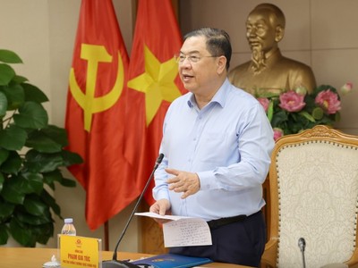 Phó Thủ tướng Thường trực Chính phủ Phạm Gia Túc làm việc với Bộ Xây dựng, một số bộ, ngành, TP. Hà Nội, TP.HCM về tình hình triển khai các dự án đường sắt - Ảnh: VGP.