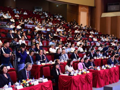 Đông đảo doanh nghiệp tham dự hội nghị.