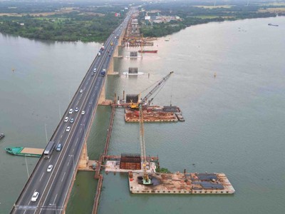 Thi công mở rộng cao tốc TP.HCM - Long Thành.