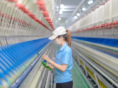 Giá nhiên liệu, vận chuyển tăng, chi phí tiền lương cao... là những yếu tố tác động tới sản xuất, kinh doanh của các doanh nghiệp dệt may.