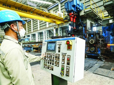 Thành tựu 40 năm qua phản ánh sự chuyển dịch đúng hướng của cơ cấu kinh tế, công nghiệp chế biến, chế tạo trở thành một trong các động lực tăng trưởng chính