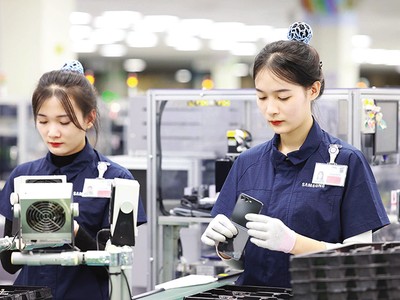 Việt Nam tiếp tục là điểm đến hấp dẫn của dòng vốn FDI trong chuỗi cung ứng toàn cầu. Trong ảnh: Nhà máy sản xuất của Samsung tại Việt Nam