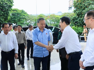 Tổng Bí thư, Chủ tịch nước Tô Lâm tiếp xúc cử tri Hà Nội sáng 4/5- Ảnh N.Y.