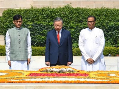 Tổng Bí thư, Chủ tịch nước Tô Lâm đặt vòng hoa tưởng nhớ Mahatma Gandhi 