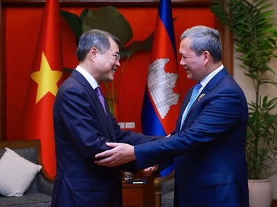 Thủ tướng Lê Minh Hưng tiếp xúc các lãnh đạo ASEAN, thúc đẩy hợp tác khu vực 