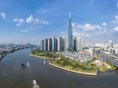 Để đạt mục tiêu tăng trưởng, TP.HCM cũng đặt trọng tâm vào huy động nguồn lực xã hội, thúc đẩy hợp tác công - tư, thu hút nhà đầu tư chiến lược. Ảnh: Lê Toàn. 