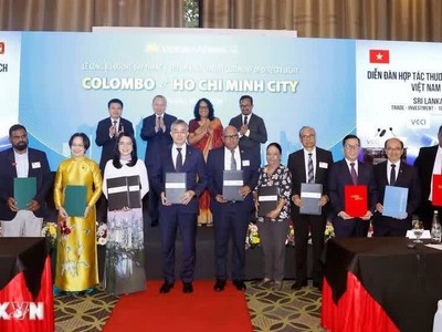  Diễn đàn Hợp tác Thương mại - Đầu tư - Du lịch Việt Nam – Sri Lanka diễn ra chiều ngày 8/5, với sự tham dự của Tổng Bí thư, Chủ tịch nước Cộng hoà xã hội chủ nghĩa Việt Nam Tô Lâm và Bà Thủ tướng Sri Lanka Harini Amarasuriya. Ảnh: TTXVN