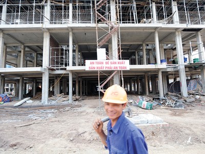 Thị trường xây dựng hiện đối mặt áp lực tìm người khi các đại dự án hạ tầng và bất động sản quy mô lớn đồng loạt tăng tốc triển khai