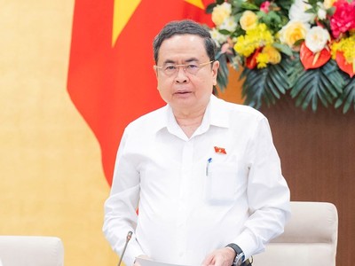 Chủ tịch Quốc hội Trần Thanh Mẫn điều hành phiên họp. 