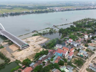 Dự án Cầu Nhật Lệ 3 và đường dẫn hai đầu cầu vẫn còn vướng giải phóng mặt bằng.