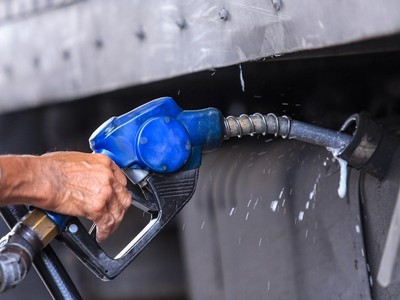 Một doanh nghiệp xăng dầu vi phạm hệ thống phân phối tại Hải Phòng vừa bị phạt 270 triệu đồng.