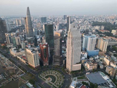 TP.HCM đề xuất được chủ động lựa chọn nhà đầu tư đối với các dự án chiến lược; áp dụng chính sách ưu đãi về thuế, đất đai, tín dụng đối với ngành dịch vụ ưu tiên đặc biệt.