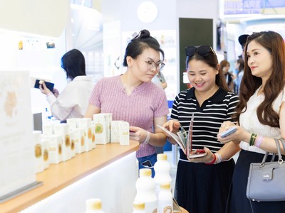 Mộc Châu (MCM) giới thiệu dòng sản phẩm sữa tươi cao cấp tại Vietnam Dairy 2026