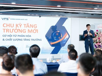 Ông Nguyễn Minh Hoàng - Giám đốc phân tích VFS chia sẻ về chủ đề hội thảo (Nguồn ảnh: VFS)