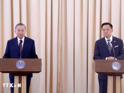 Tổng Bí thư, Chủ tịch nước Tô Lâm và Thủ tướng Thái Lan Anutin Charnvirakul gặp gỡ báo chí, thông báo kết quả hội đàm. (Ảnh: Thống Nhất/TTXVN)