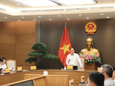 Phó Thủ tướng Chính phủ Lê Tiến Châu chủ trì cuộc họp về tình hình tổng rà soát hệ thống văn bản quy phạm pháp luật.