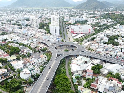 Dự án BT Nút giao thông Ngọc Hội (Nha Trang, tỉnh Khánh Hòa) với vốn đầu tư hơn 1.300 tỉ đồng do Tập đoàn Phúc Sơn làm chủ đầu tư. Ảnh: Linh Đan