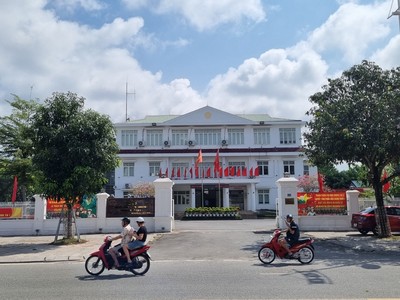 Trụ sở Đảng uỷ - HĐND - UBND phường Móng Cái 2. 