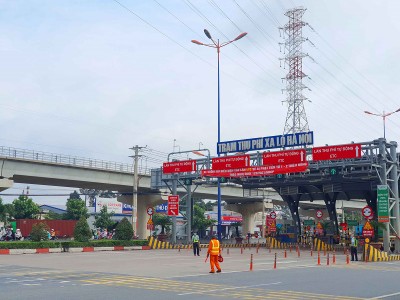 Trạm thu phí Xa lộ Hà Nội - Ảnh: Lê Toàn