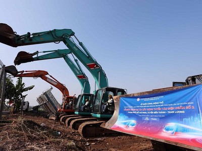 Thi công tuyến metro số 2 đoạn Bến Thành - Tham Lương - Ảnh: Lê Toàn