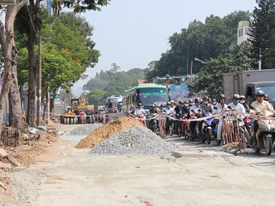 Việc thi công hàng loạt các dự án để giải ngân đầu tư công có thể khiến giá vật liệu xây dựng tăng trong những tháng còn lại của năm 2026 - Ảnh: Lê Anh 