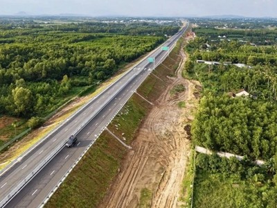 Một đoạn cao tốc Quảng Ngãi - Hoài Nhơn do HHV thi công.