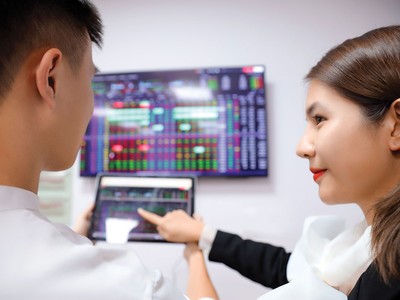 Điều kiện tiên quyết để mở rộng các kênh dẫn vốn là củng cố niềm tin của nhà đầu tư trên nền tảng minh bạch và chất lượng thông tin