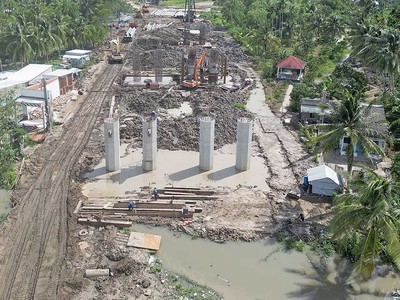 Thi công cao tốc Cần Thơ - Hậu Giang (Ảnh: P.V)