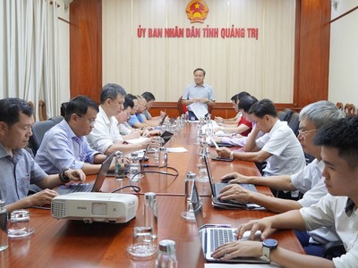 Toàn cảnh buổi làm việc về tình hình triển khai các dự án điện trên địa bàn tỉnh.