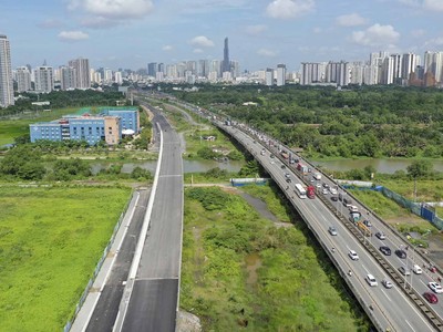 Để bảo đảm hoạt động quản lý nhà nước không bị gián đoạn và không phát sinh khoảng trống pháp lý trong giai đoạn chuyển tiếp, UBND TP.HCM đã chỉ đạo tiếp tục áp dụng quản lý các đồ án quy hoạch hiện hành trên địa bàn Thành phố.