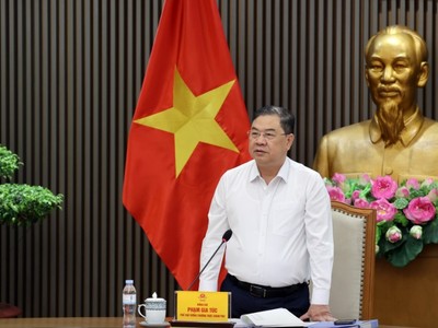 Phó Thủ tướng Thường trực Phạm Gia Túc làm việc với UBND TP.HCM và các bộ, ngành liên quan về giải quyết khó khăn, vướng mắc của Dự án giải quyết ngập do triều khu vực TPHCM (giai đoạn 1) - Ảnh: VGP