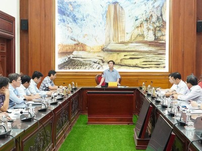 Bí thư Tỉnh ủy Quảng Trị Nguyễn Văn Phương phát biểu kết luận tại buổi làm việc. Ảnh: Quốc Việt