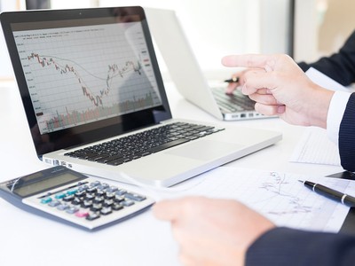 Báo cáo QTCT bao gồm nhiều nội dung liên quan trực tiếp đến hoạt động quản trị doanh nghiệp