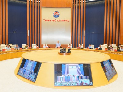Phiên họp thường kỳ tháng 6/2026 nhằm đánh giá tình hình thực hiện nhiệm vụ phát triển kinh tế - xã hội 6 tháng đầu năm, triển khai nhiệm vụ trọng tâm 6 tháng cuối năm.