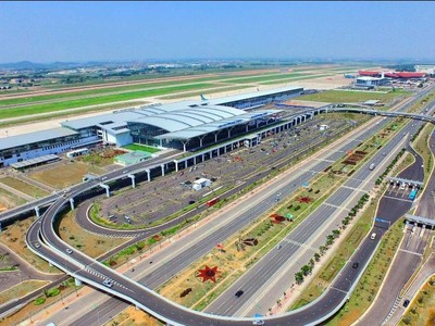 Cảng hàng không quốc tế Nội Bài hiện đang là sân bay lớn nhất ở phía Bắc. 