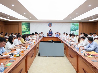 Phó Chủ tịch Quốc hội Nguyễn Thị Hồng phát biểu tại cuộc làm việc. Ảnh: Mạnh Tuấn