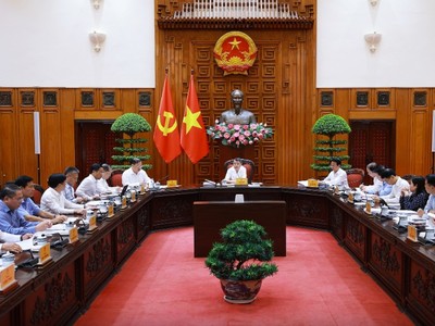 Thủ tướng chủ trì phiên họp Ban Chỉ đạo về tổ chức thi hành án, thu hồi tài sản bị chiếm đoạt, thất thoát trong các vụ án - Ảnh: VGP