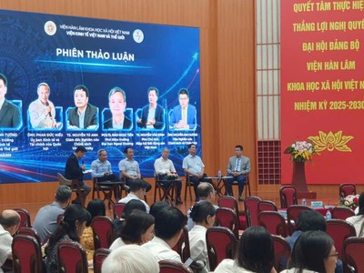 Hội thảo "Kinh tế Việt Nam 6 tháng đầu năm 2026: Thách thức, động lực và triển vọng phát triển" do Viện Kinh tế Việt Nam và Thế giới tổ chức sáng 9/7/2026. Ảnh: KL