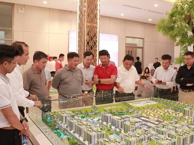 Dự thảo Luật Kinh doanh bất động sản (sửa đổi) đề xuất thay đổi cách tiếp cận đối với điều kiện đưa bất động sản hình thành trong tương lai vào kinh doanh. Theo đó, Luật chỉ quy định các nguyên tắc và nội dung mang tính ổn định, có giá trị lâu dài. Ảnh: TT