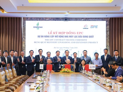 Ban Quản lý Dự án Nâng cấp mở rộng Nhà máy Lọc dầu Dung Quất ký hợp đồng EPC với Liên danh nhà thầu dưới sự chứng kiến của lãnh đạo Bộ, ban ngành Trung ương, UBND tỉnh Quảng Ngãi và Petrovietnam 